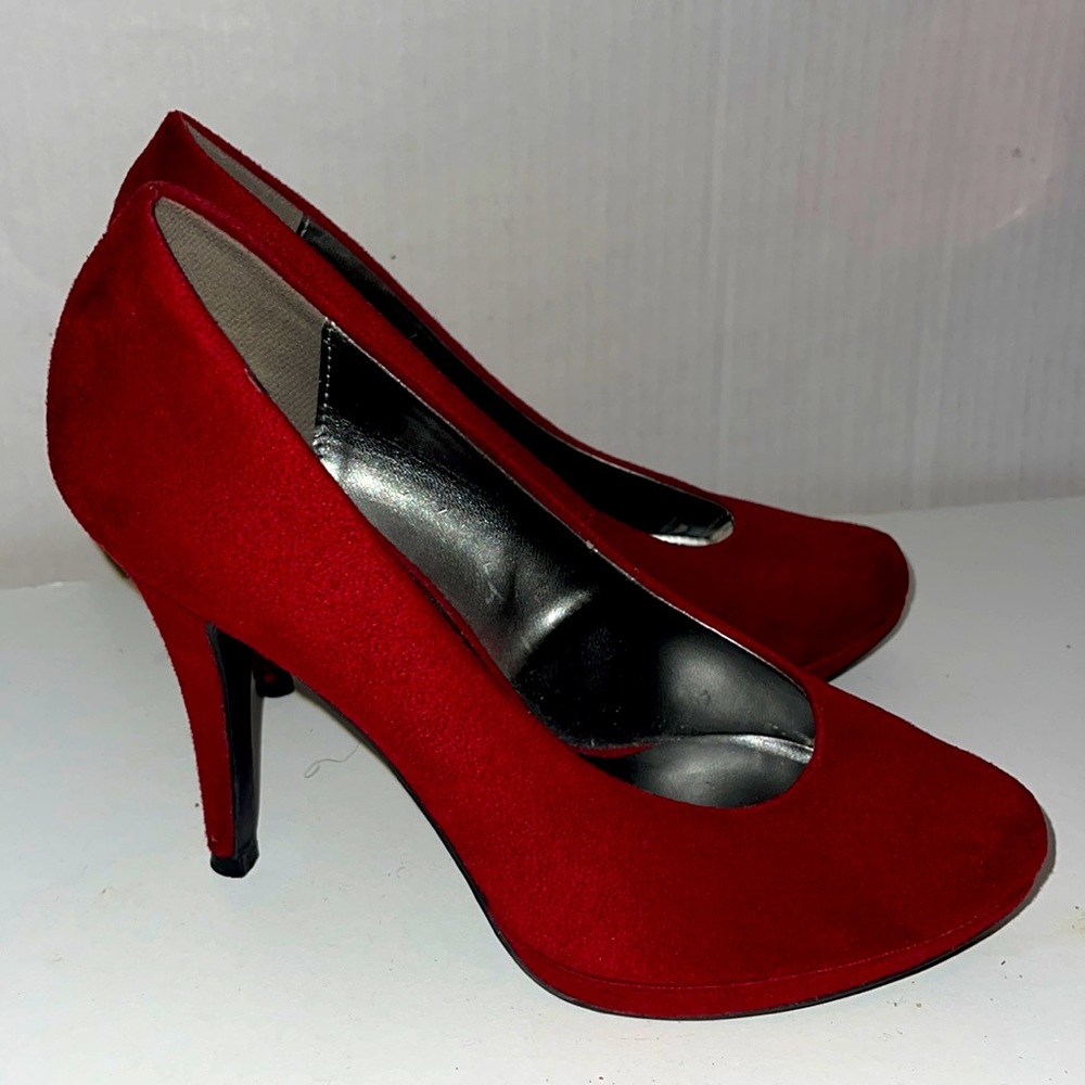 M.P.S. HEELS